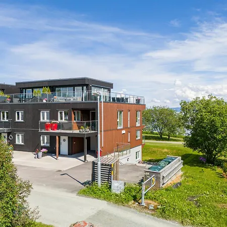 Exclusive Penthouse, Three Bedroom, 6 Guests, Roof Terrace, Private Parking - * 트론헤임