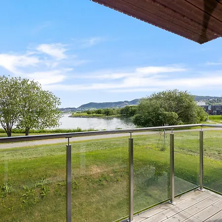 Apartment Exclusive Penthouse, Three Bedroom, 6 Guests, Roof Terrace, Private Parking -