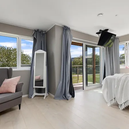 Exclusive Penthouse, Three Bedroom, 6 Guests, Roof Terrace, Private Parking - Apartment Trondheim