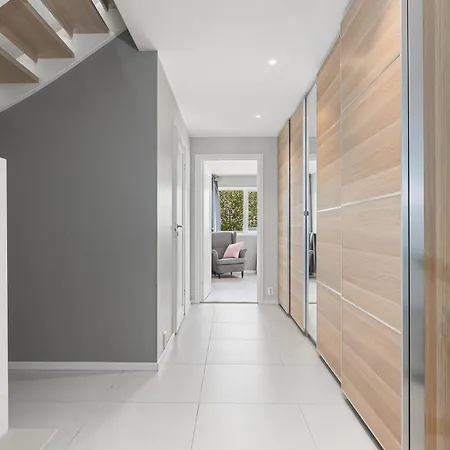 Apartment Exclusive Penthouse, Three Bedroom, 6 Guests, Roof Terrace, Private Parking -