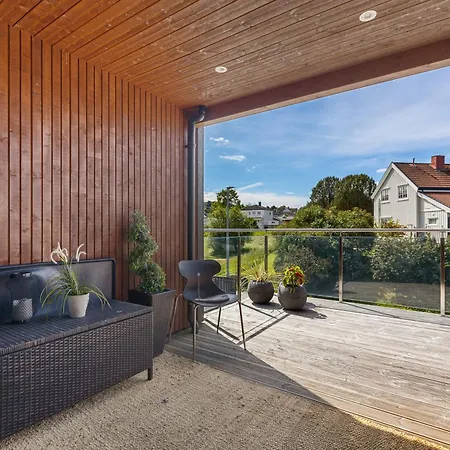 Exclusive Penthouse, Three Bedroom, 6 Guests, Roof Terrace, Private Parking - Apartment