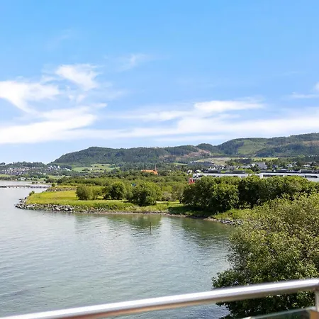Exclusive Penthouse, Three Bedroom, 6 Guests, Roof Terrace, Private Parking - 아파트 트론헤임