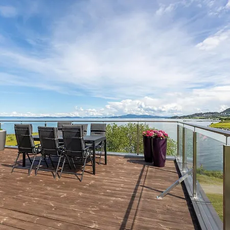 Exclusive Penthouse, Three Bedroom, 6 Guests, Roof Terrace, Private Parking - *