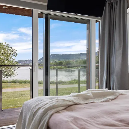 Exclusive Penthouse, Three Bedroom, 6 Guests, Roof Terrace, Private Parking - Trondheim